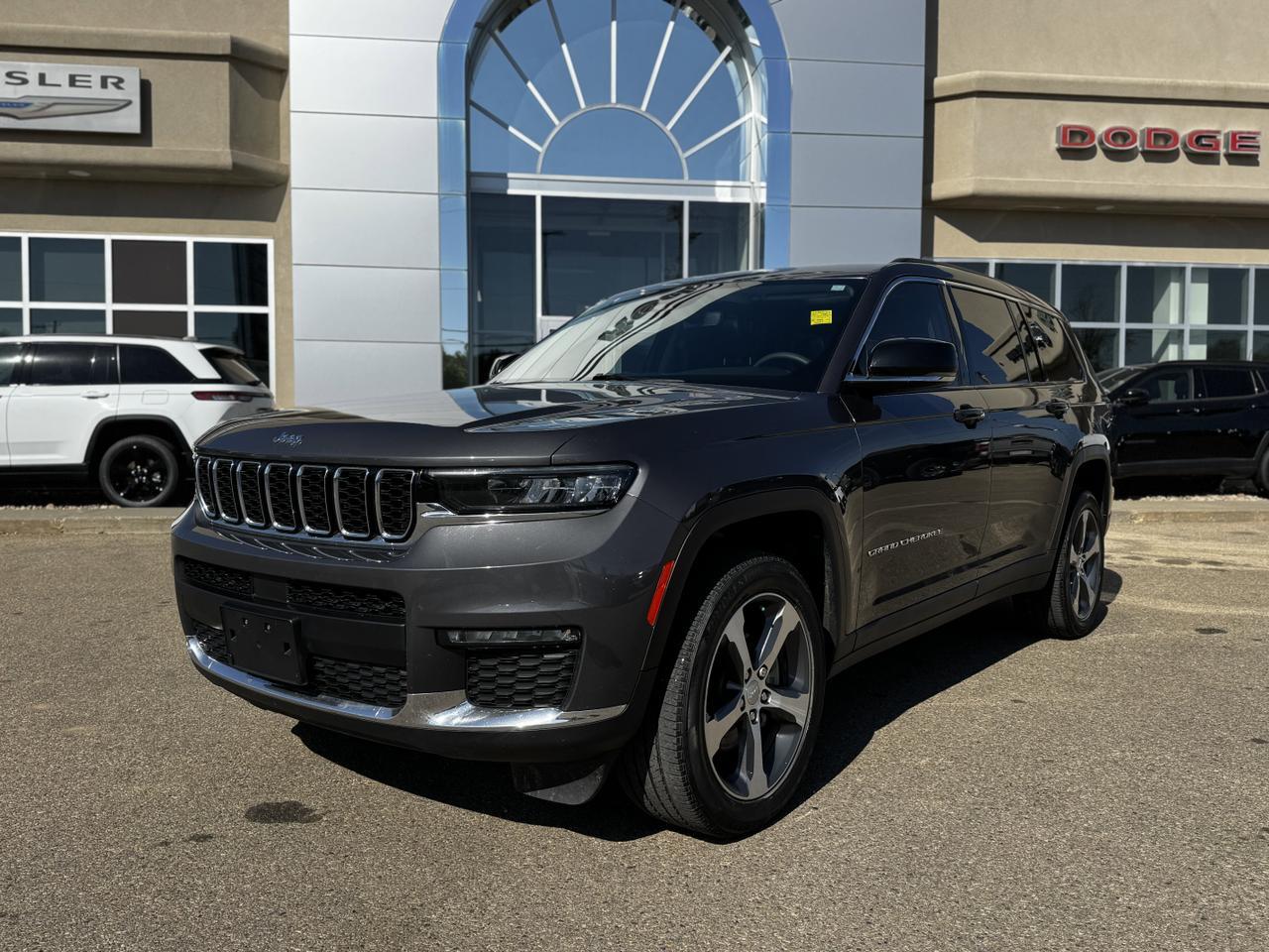 2023 Jeep Grand Cherokee L Limited 4x4 | Low KMs | V6 | Leather | Backup Camera | Heated Seats | Pano Sunroof Redwater AB