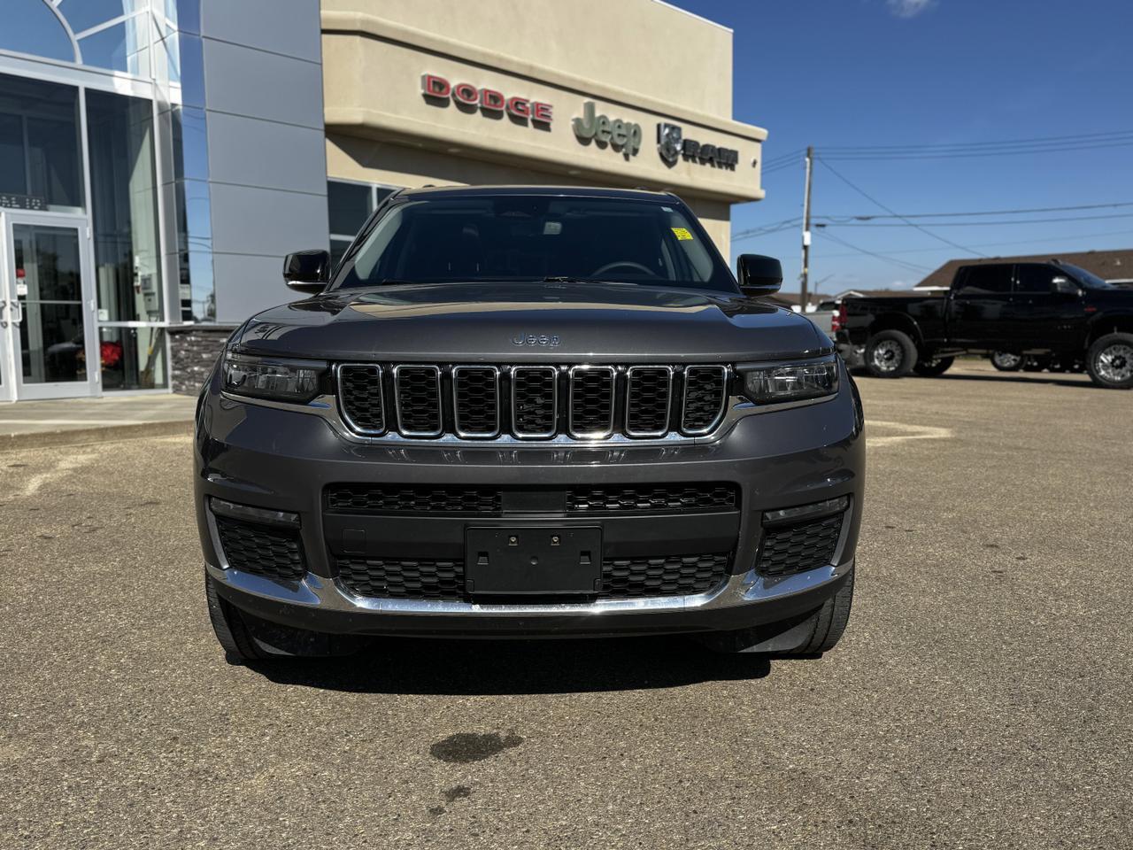 2023 Jeep Grand Cherokee L Limited 4x4 | Low KMs | V6 | Leather | Backup Camera | Heated Seats | Pano Sunroof Redwater AB