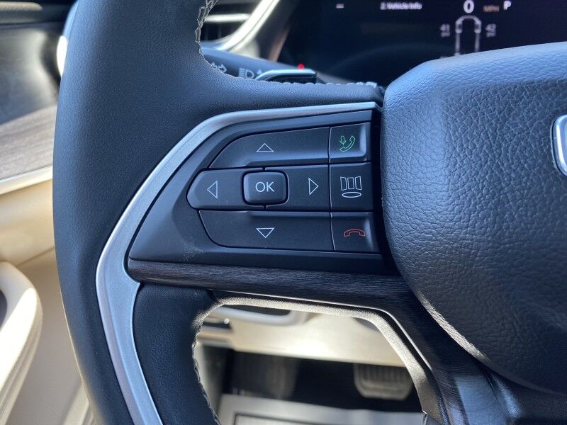 2023 Jeep Grand Cherokee L Limited Bristol  PA