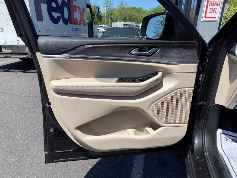 2023 Jeep Grand Cherokee L Limited Bristol  PA