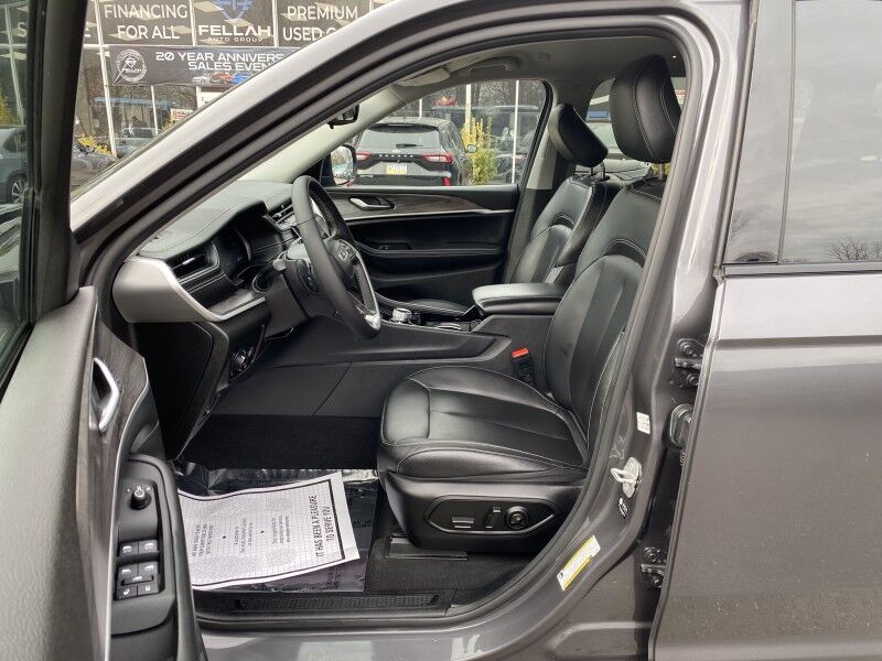 2023 Jeep Grand Cherokee L Limited Springfield PA