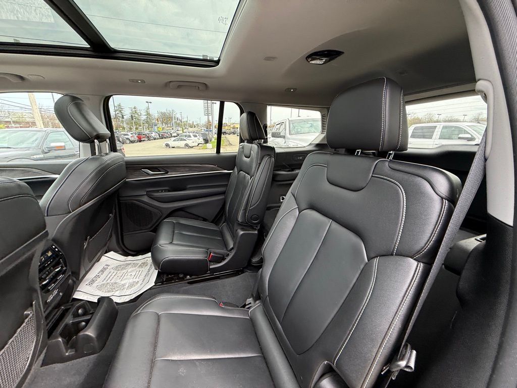 2023 Jeep Grand Cherokee L Limited Crestwood KY
