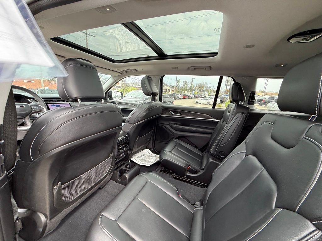 2023 Jeep Grand Cherokee L Limited Crestwood KY