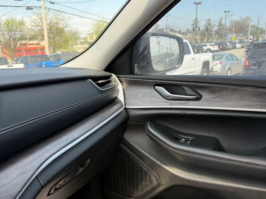 2023 Jeep Grand Cherokee L Limited Crestwood KY