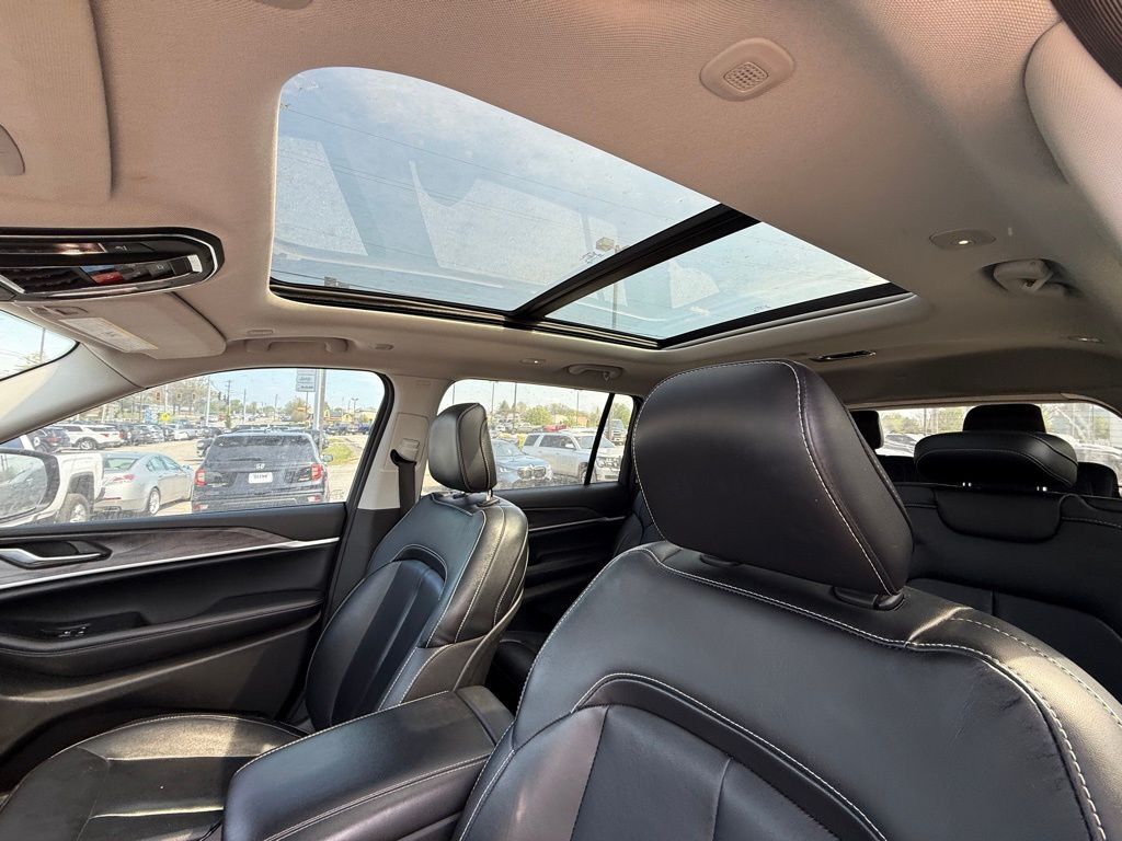 2023 Jeep Grand Cherokee L Limited Crestwood KY