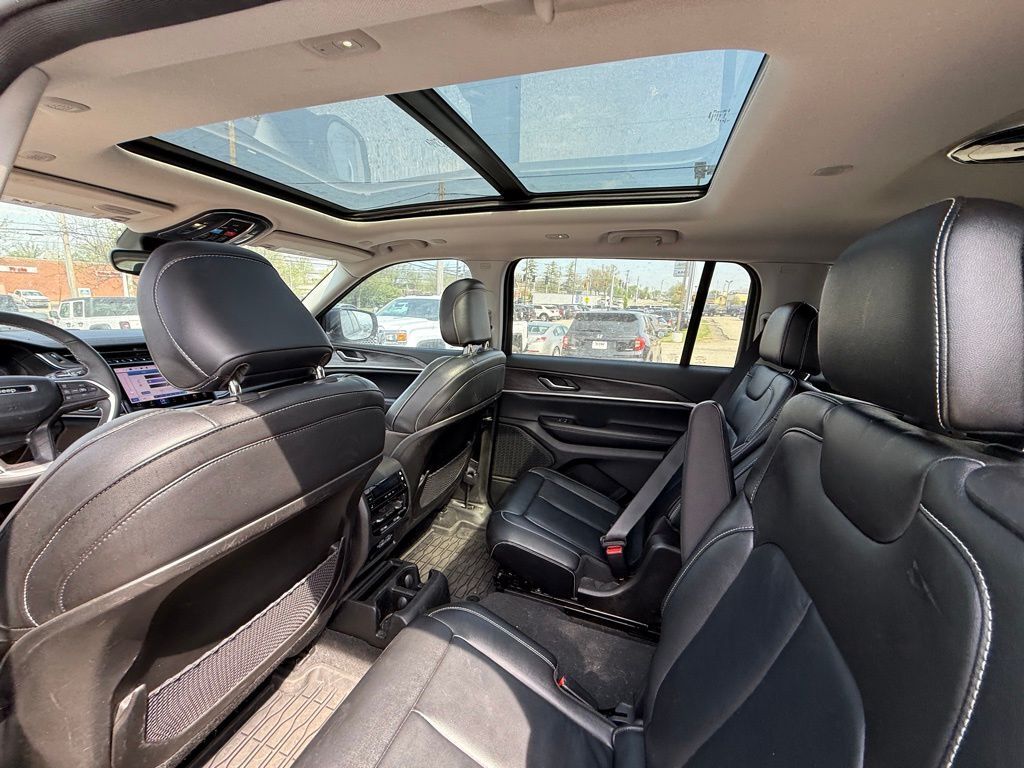 2023 Jeep Grand Cherokee L Limited Crestwood KY