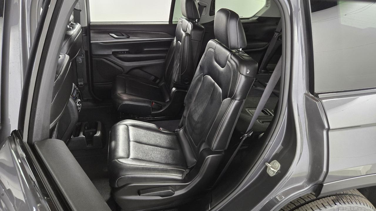 2023 Jeep Grand Cherokee L Limited Jersey City NJ