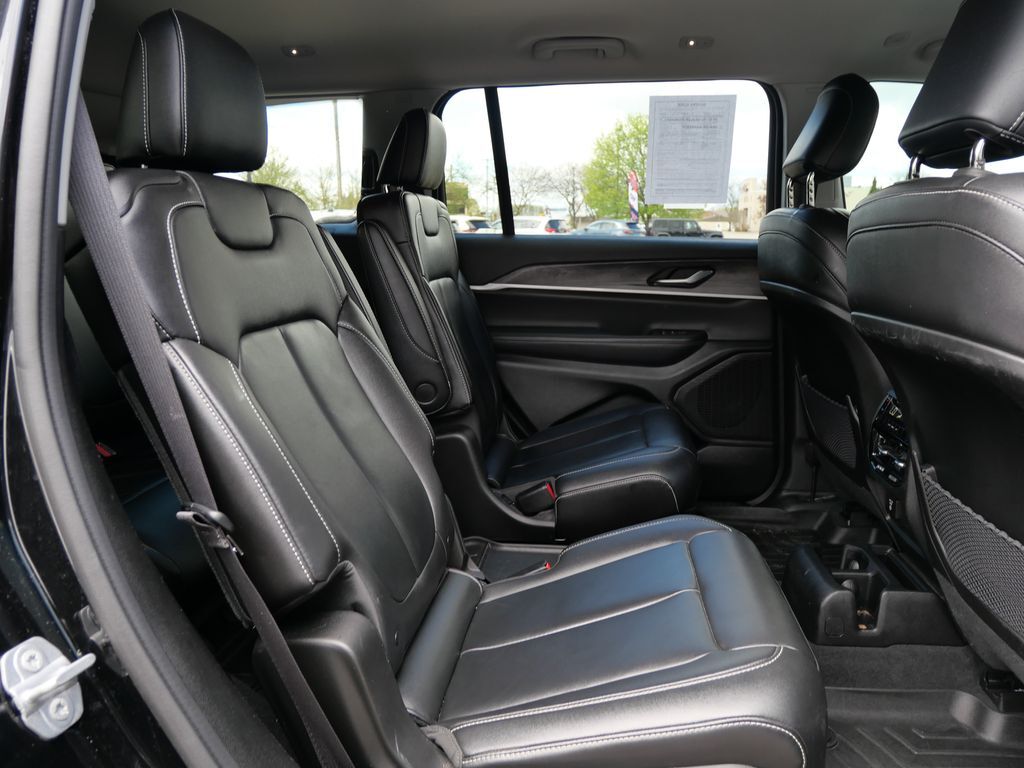 2023 Jeep Grand Cherokee L Limited Mt Pleasant MI