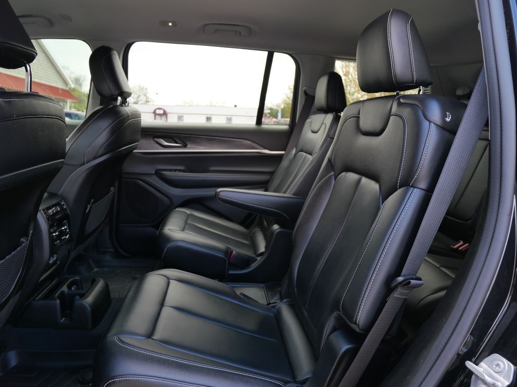 2023 Jeep Grand Cherokee L Limited Mt Pleasant MI