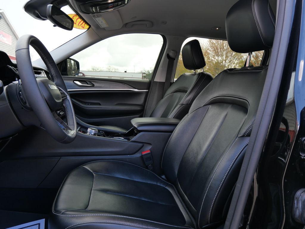 2023 Jeep Grand Cherokee L Limited Mt Pleasant MI