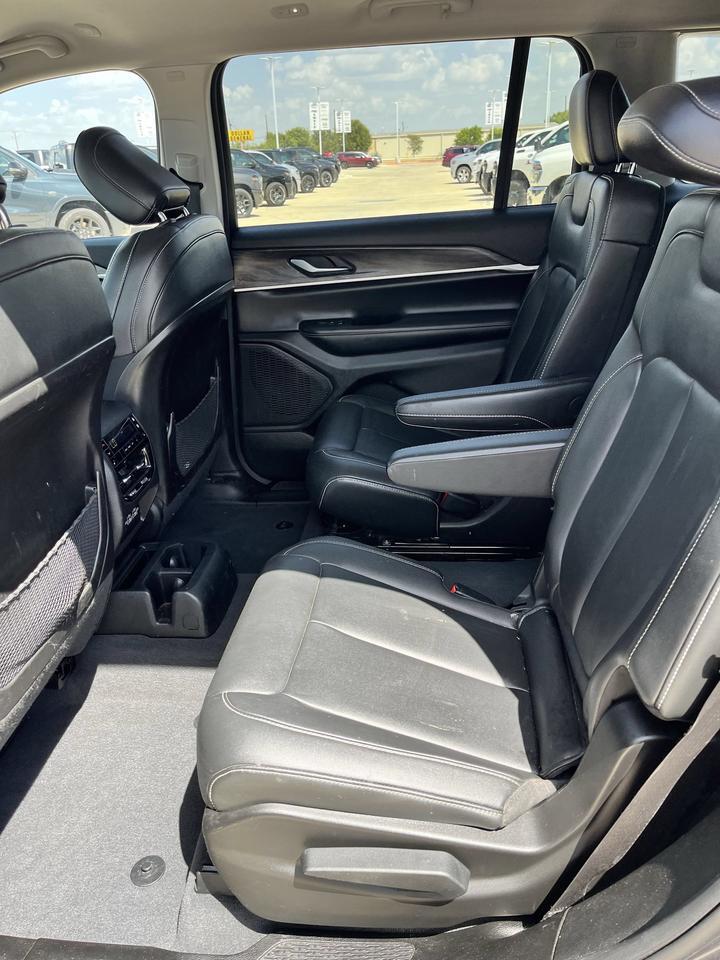 2023 Jeep Grand Cherokee L Limited Castroville TX