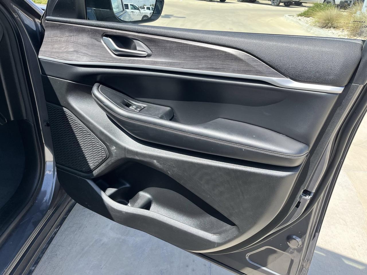 2023 Jeep Grand Cherokee L Limited Castroville TX