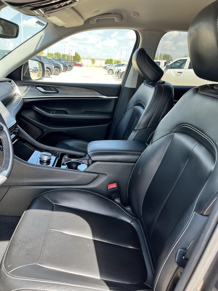 2023 Jeep Grand Cherokee L Limited Castroville TX