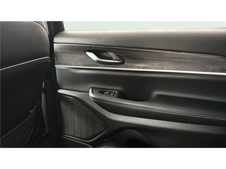 2023 Jeep Grand Cherokee L Limited Sport Utility 4D Folsom CA