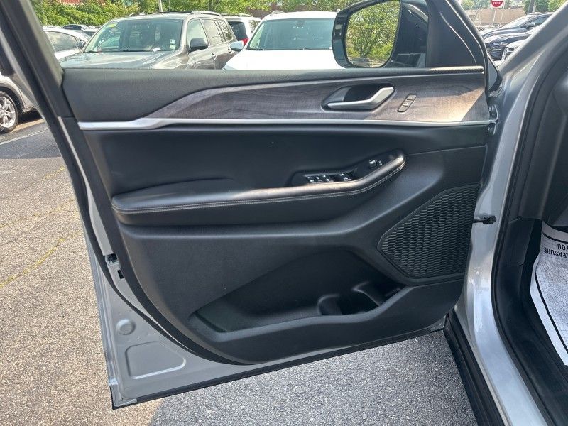 2023 Jeep Grand Cherokee L Limited Worcester MA