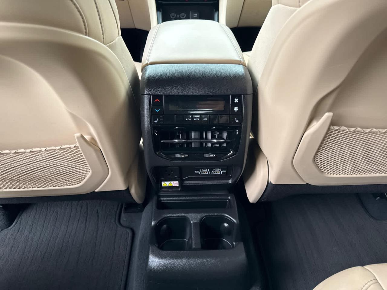 2023 Jeep Grand Cherokee L Limited Dartmouth MA