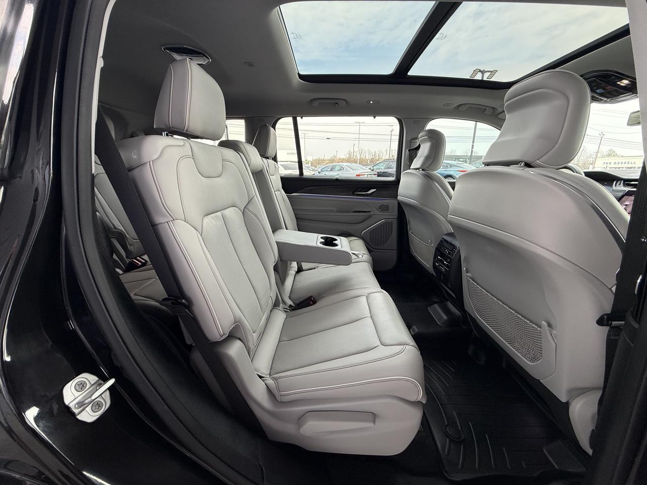 2023 Jeep Grand Cherokee L Overland Knoxville TN