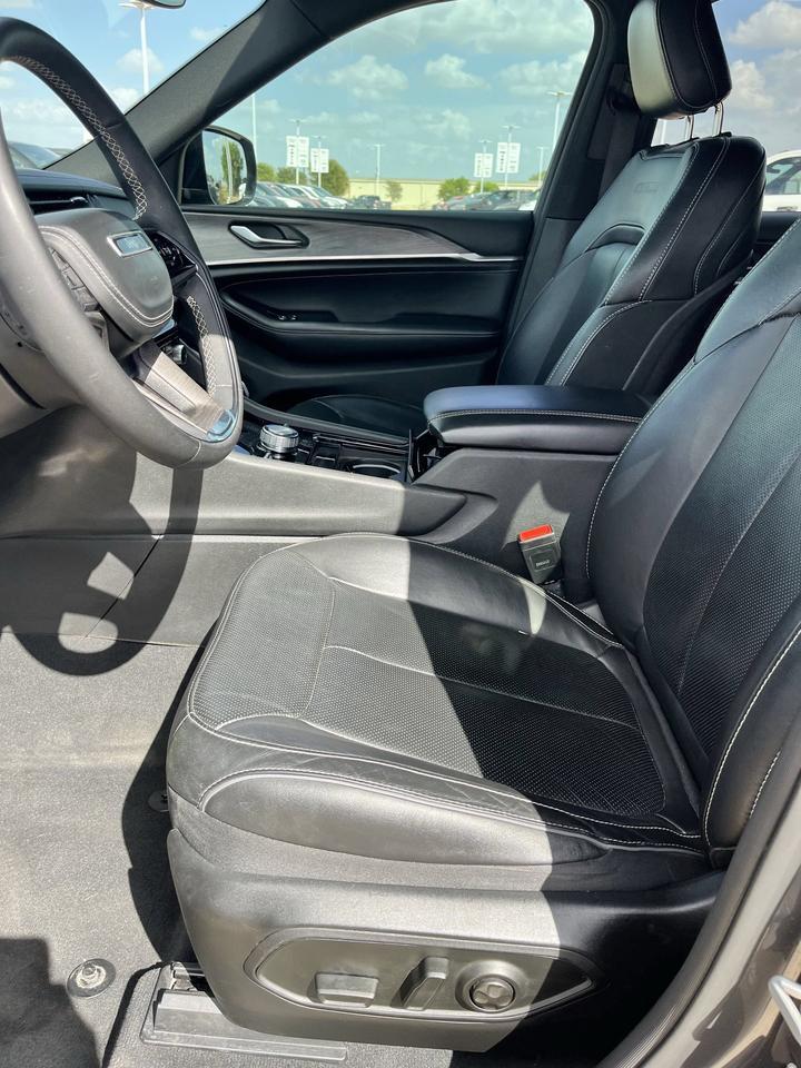 2023 Jeep Grand Cherokee L Overland Castroville TX