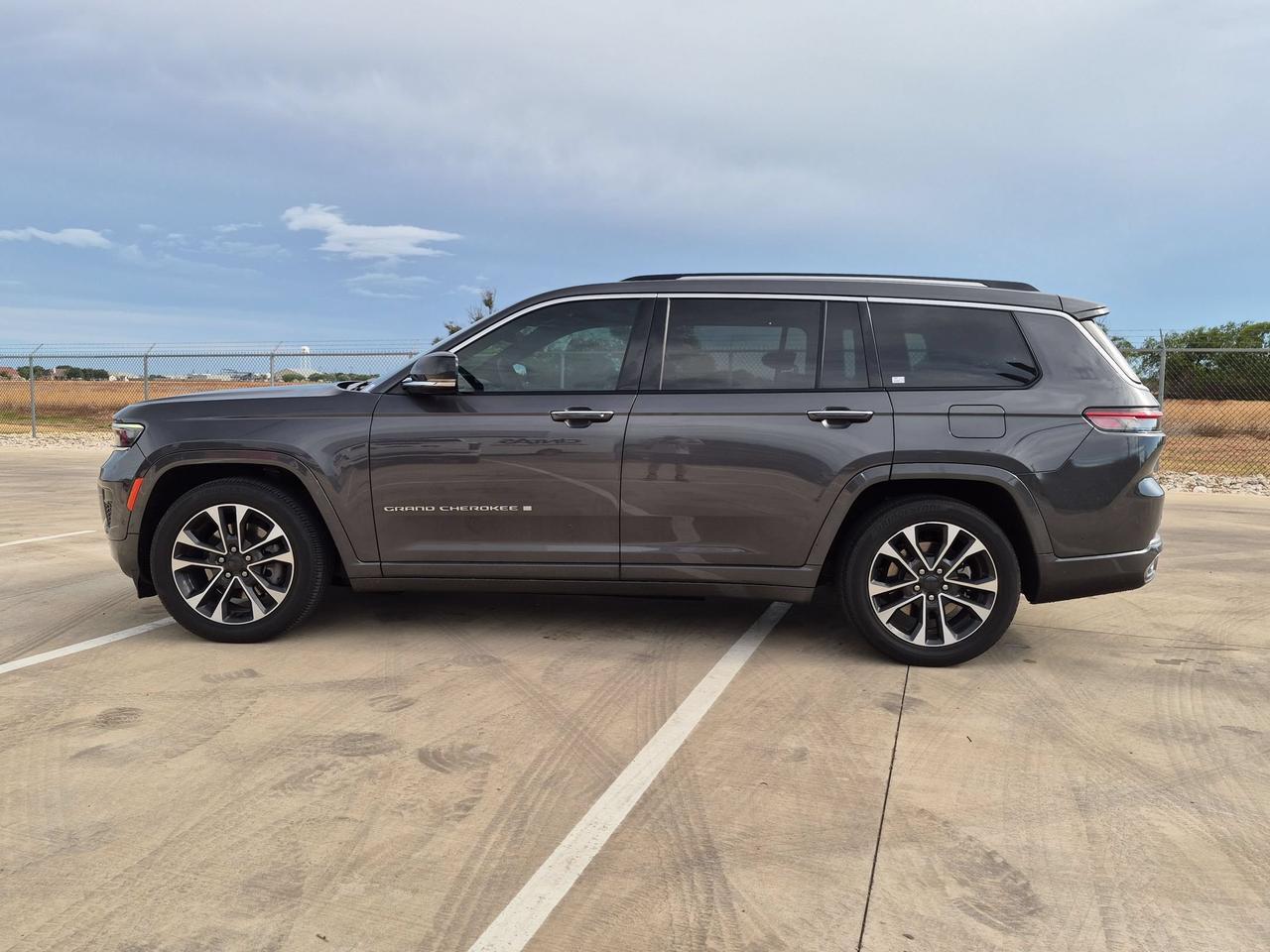2023 Jeep Grand Cherokee L Overland Castroville TX