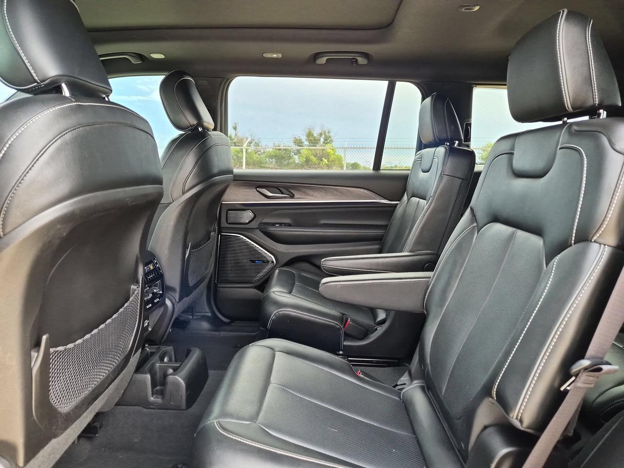 2023 Jeep Grand Cherokee L Overland Castroville TX