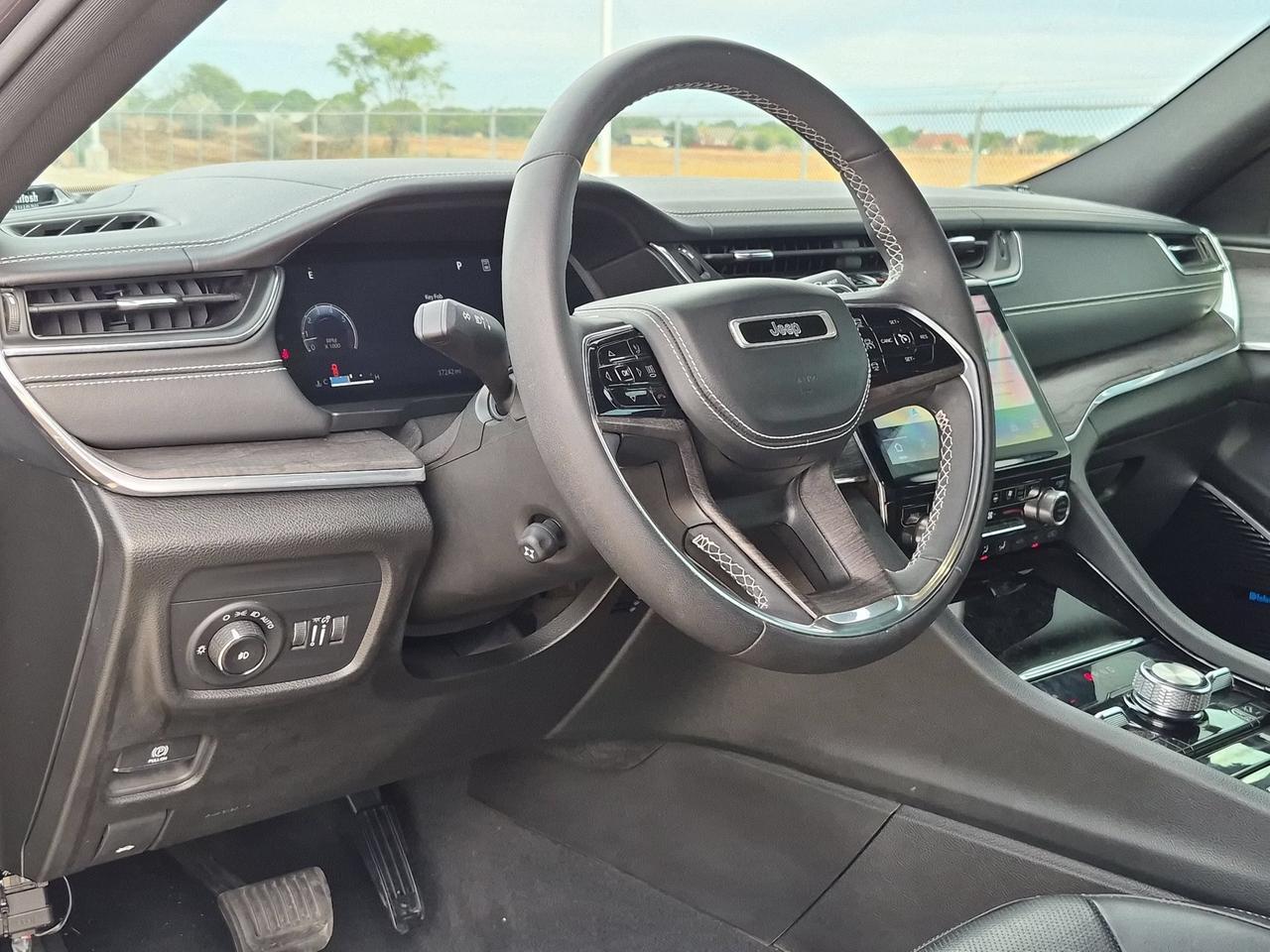 2023 Jeep Grand Cherokee L Overland Castroville TX