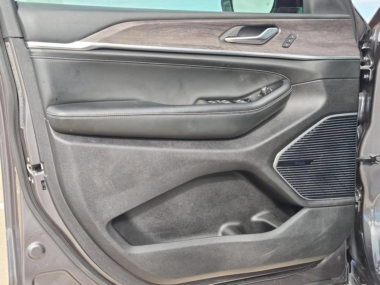 2023 Jeep Grand Cherokee L Overland Castroville TX