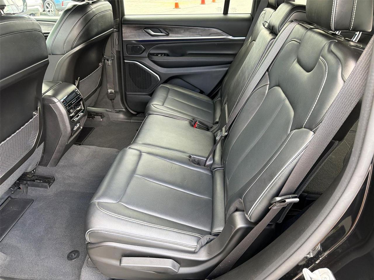 2023 Jeep Grand Cherokee L Overland Hagerstown MD