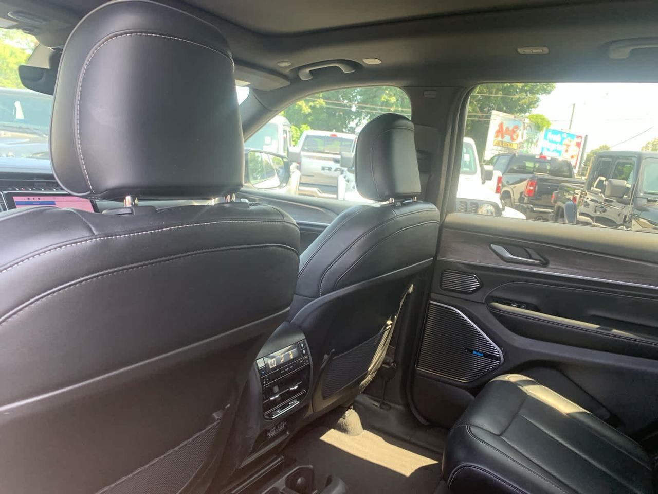 2023 Jeep Grand Cherokee L Overland Dartmouth MA