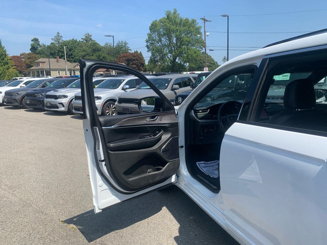 2023 Jeep Grand Cherokee L Overland Dartmouth MA
