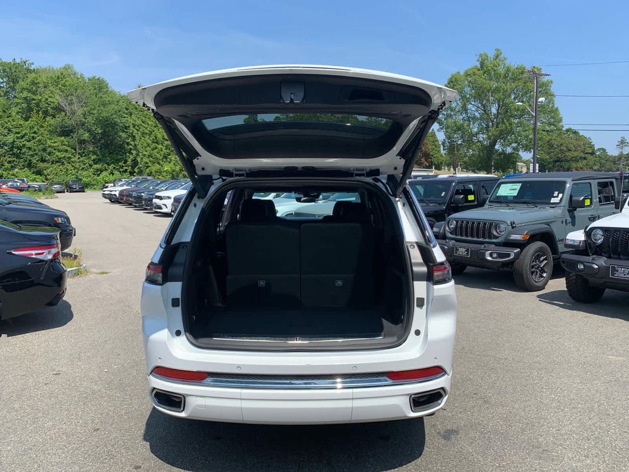 2023 Jeep Grand Cherokee L Overland Dartmouth MA