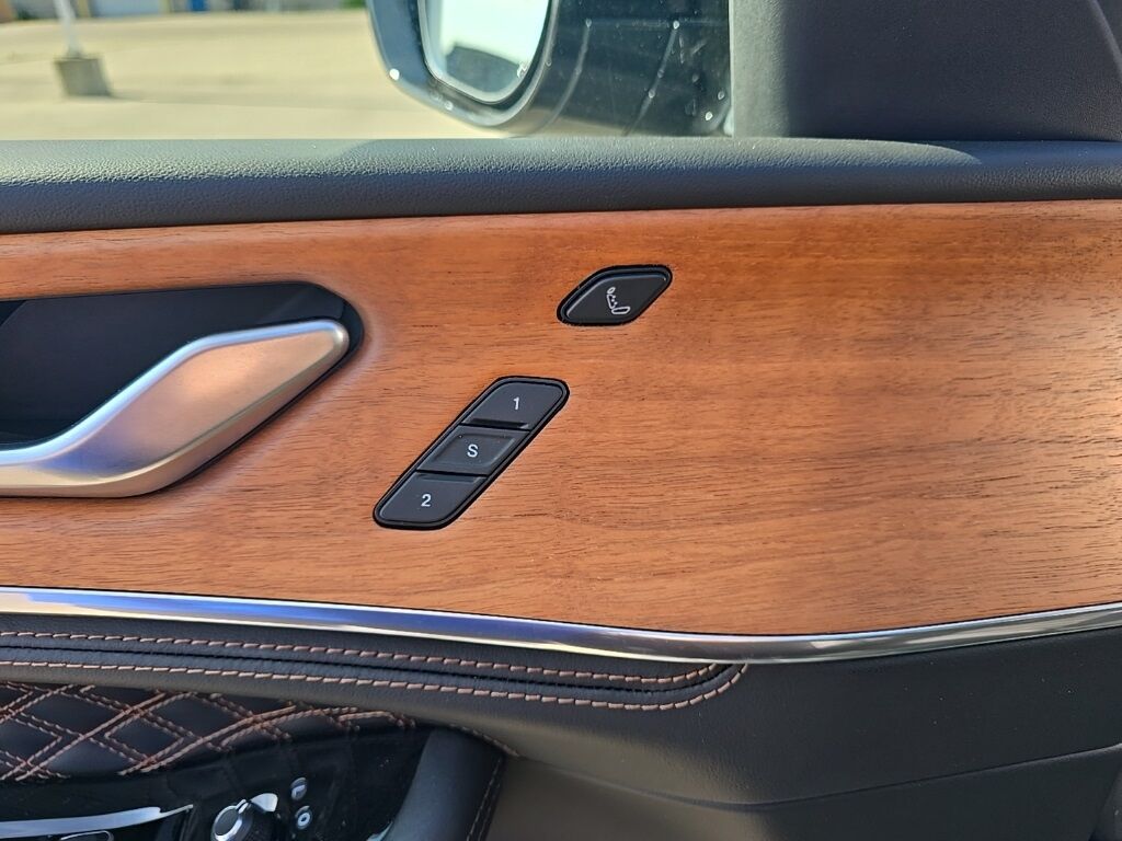 2023 Jeep Grand Cherokee L Summit 4WD 6 Passenger Fond du Lac WI