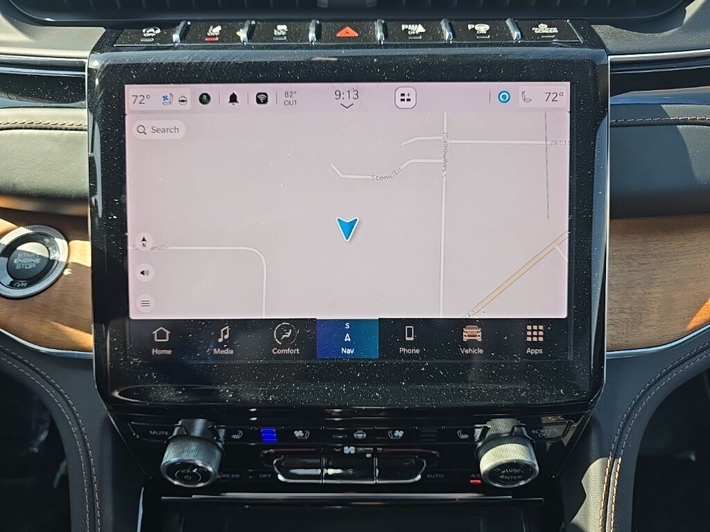 2023 Jeep Grand Cherokee L Summit 4WD 6 Passenger Fond du Lac WI