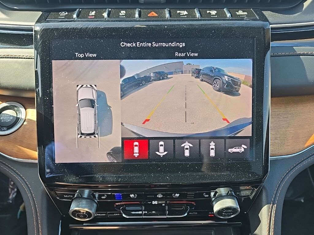 2023 Jeep Grand Cherokee L Summit 4WD 6 Passenger Fond du Lac WI