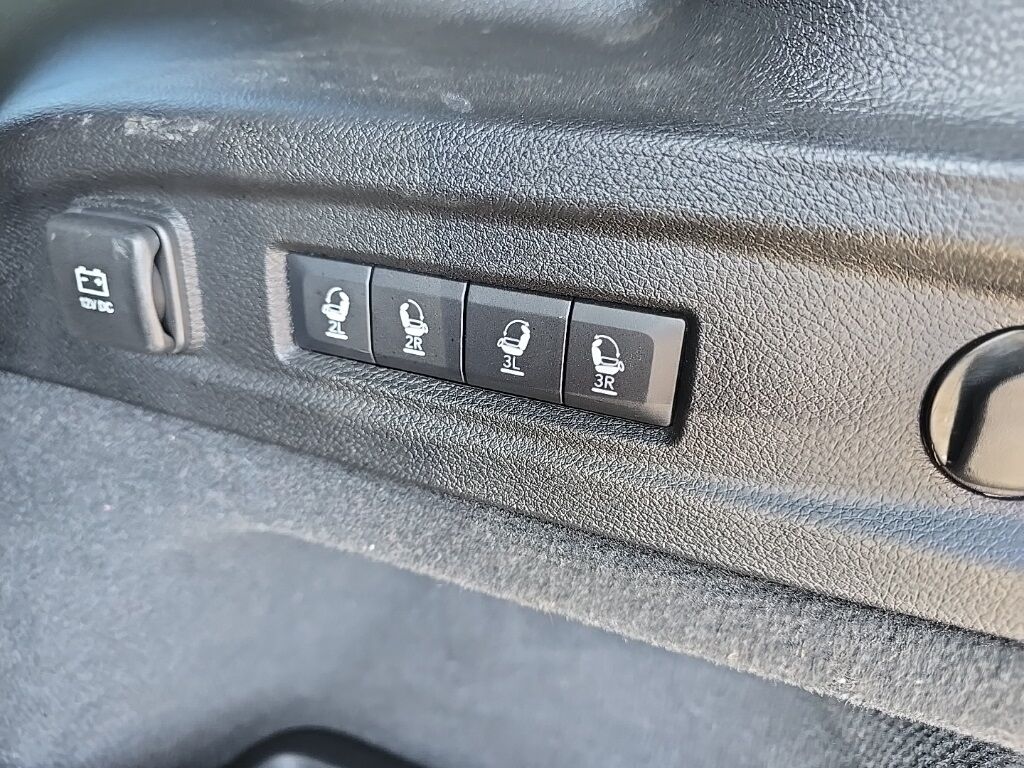 2023 Jeep Grand Cherokee L Summit 4WD 6 Passenger Fond du Lac WI