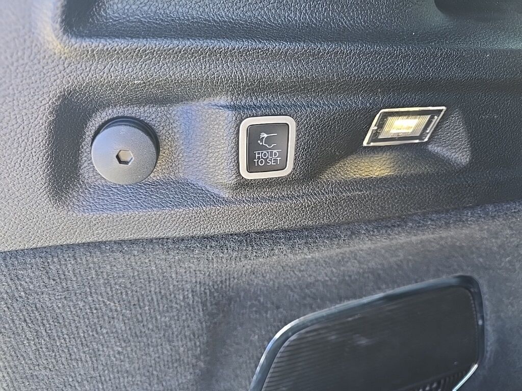 2023 Jeep Grand Cherokee L Summit 4WD 6 Passenger Fond du Lac WI