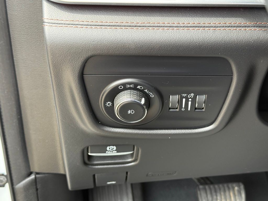 2023 Jeep Grand Cherokee L Summit Crestwood KY