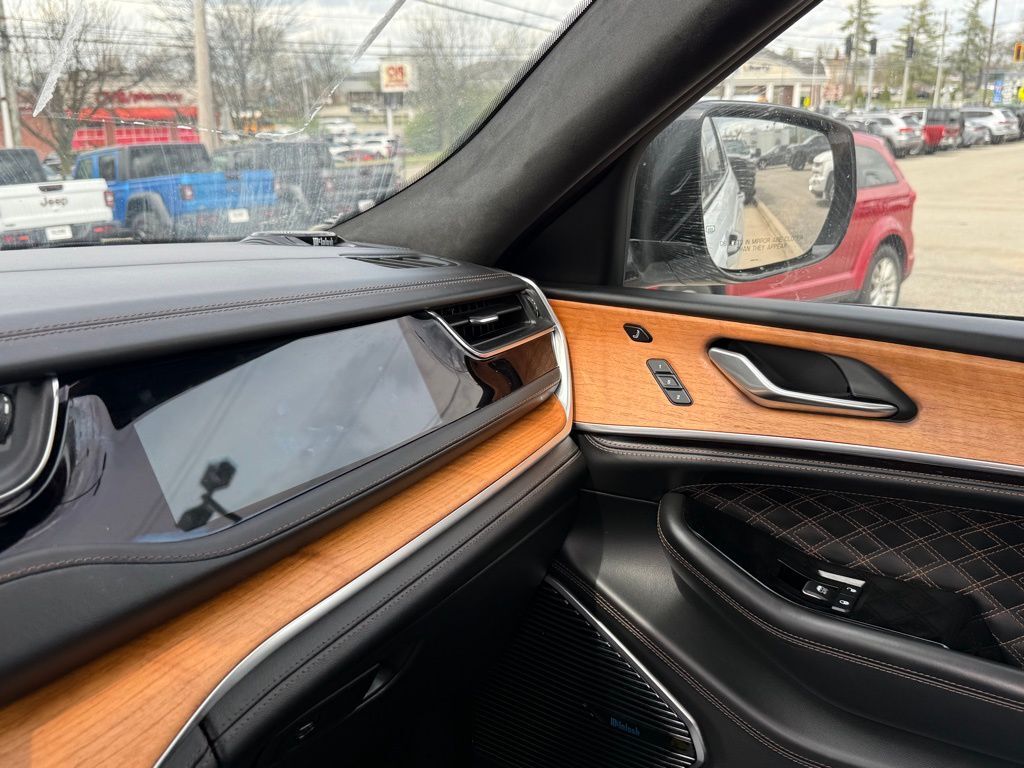 2023 Jeep Grand Cherokee L Summit Crestwood KY