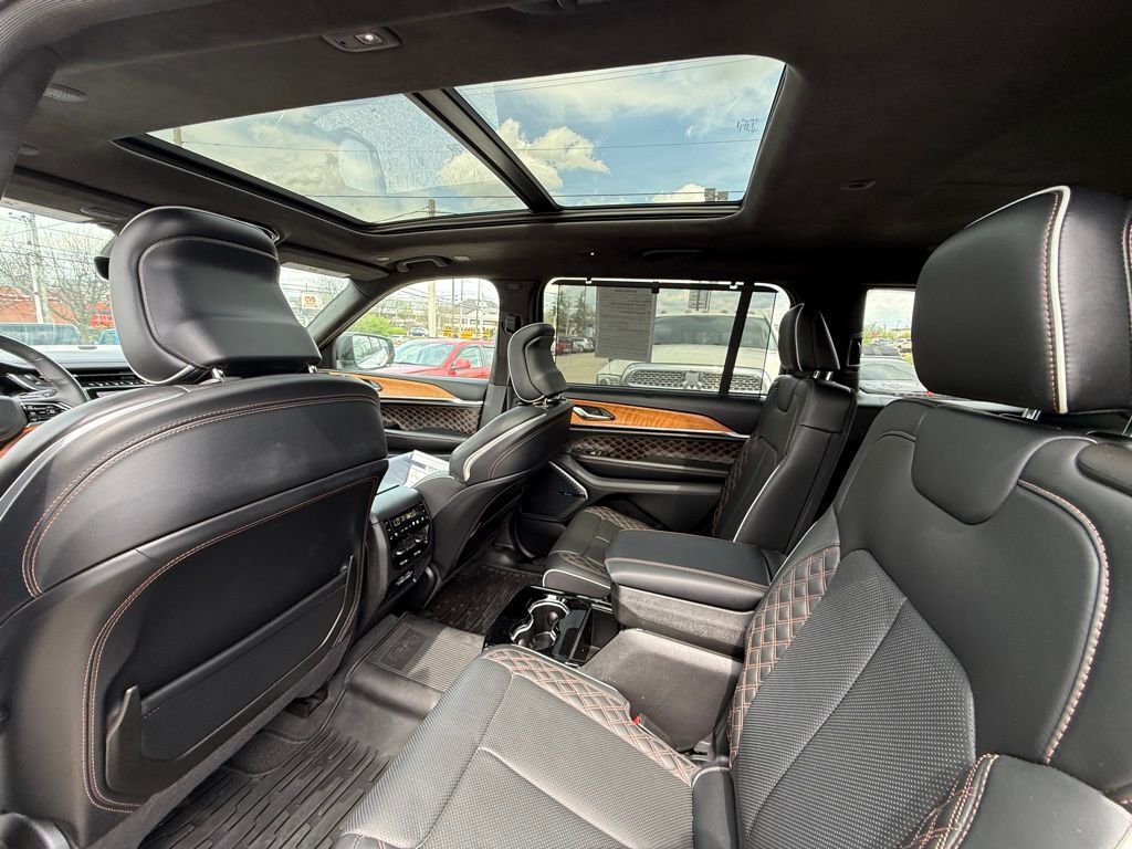 2023 Jeep Grand Cherokee L Summit Crestwood KY