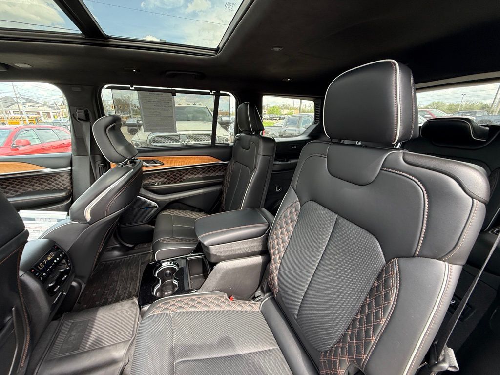 2023 Jeep Grand Cherokee L Summit Crestwood KY