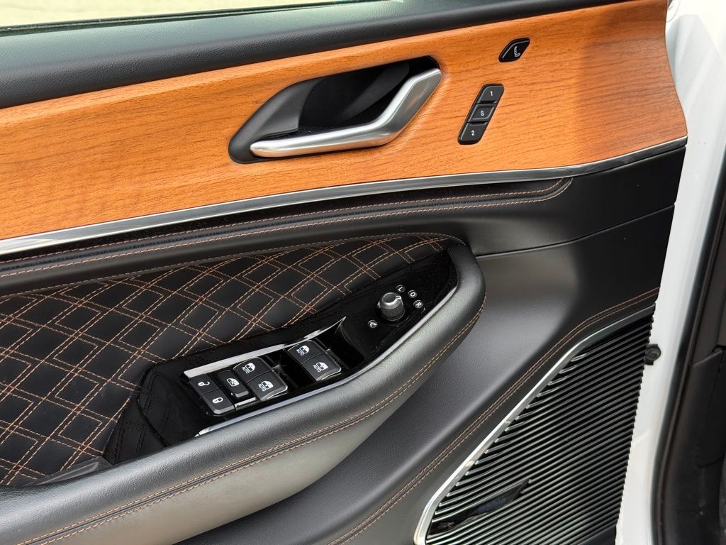 2023 Jeep Grand Cherokee L Summit Crestwood KY