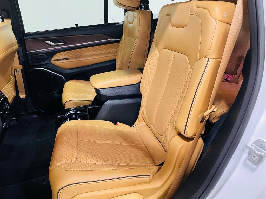 2023 Jeep Grand Cherokee L Summit Jersey City NJ