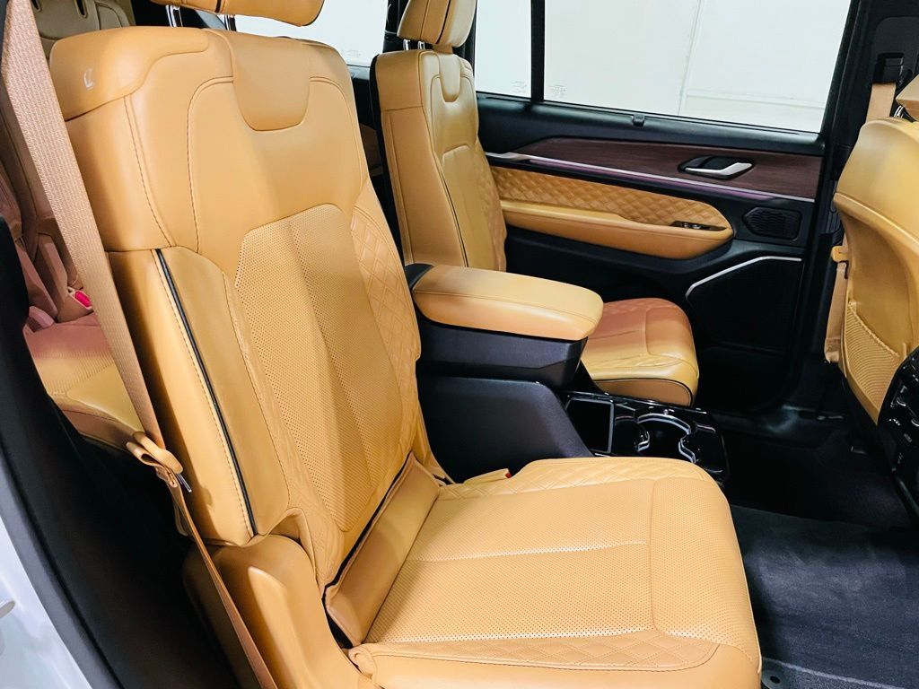 2023 Jeep Grand Cherokee L Summit Jersey City NJ