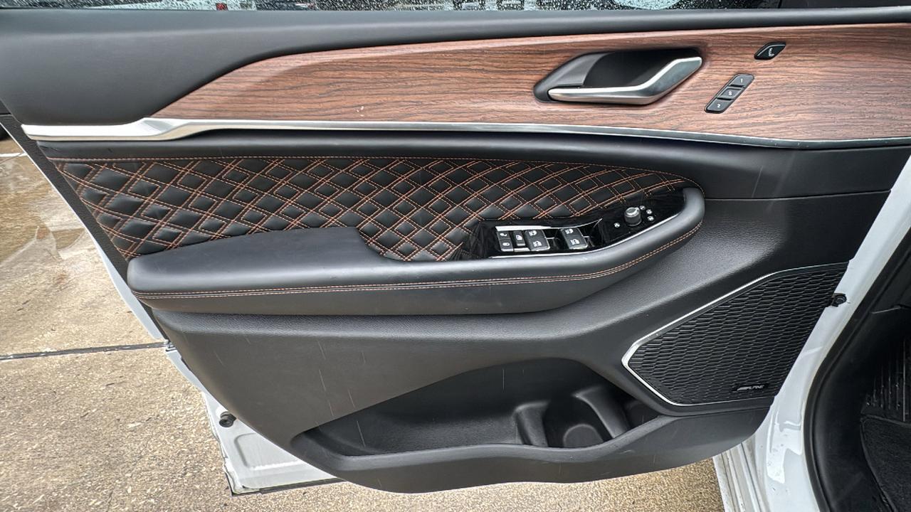 2023 Jeep Grand Cherokee L Summit  Selma TX