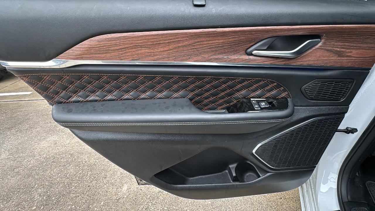 2023 Jeep Grand Cherokee L Summit  Selma TX