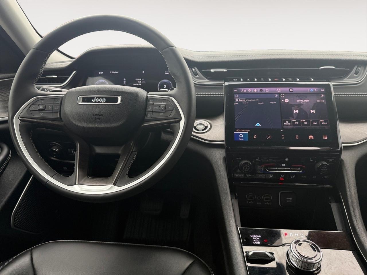 2023 Jeep Grand Cherokee LIMTIED, 4X4, MEMORY SEATS, HEATED FRONT AND REAR SEATS, ALPINE SOUND SYSTEM, ANDROID AUTO/ APPLE CARPLAY, REMOTE START, KEYLESS START AND ENTRY, CLEAN CARFAX 1 OWNER, ONLY 30K MILES, THIS SUV IS AS CLEAN AS THEY COME, GRAB THEY KEYS! Norfolk VA