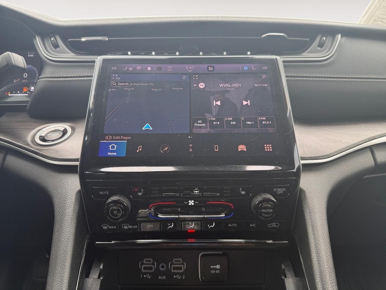 2023 Jeep Grand Cherokee LIMTIED, 4X4, MEMORY SEATS, HEATED FRONT AND REAR SEATS, ALPINE SOUND SYSTEM, ANDROID AUTO/ APPLE CARPLAY, REMOTE START, KEYLESS START AND ENTRY, CLEAN CARFAX 1 OWNER, ONLY 30K MILES, THIS SUV IS AS CLEAN AS THEY COME, GRAB THEY KEYS! Norfolk VA