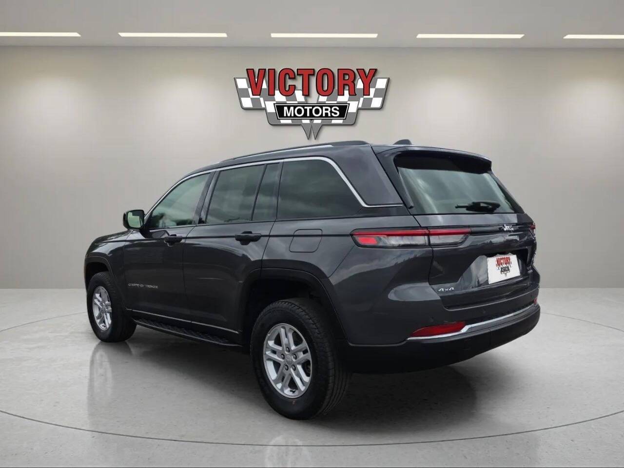 2023 Jeep Grand Cherokee Laredo 4x4 4dr SUV Lake Orion MI