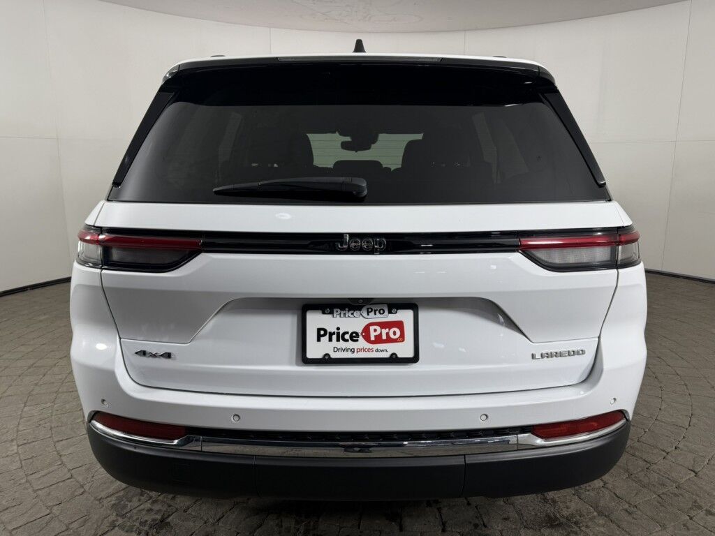 2023 Jeep Grand Cherokee Laredo 4x4 Maumee OH