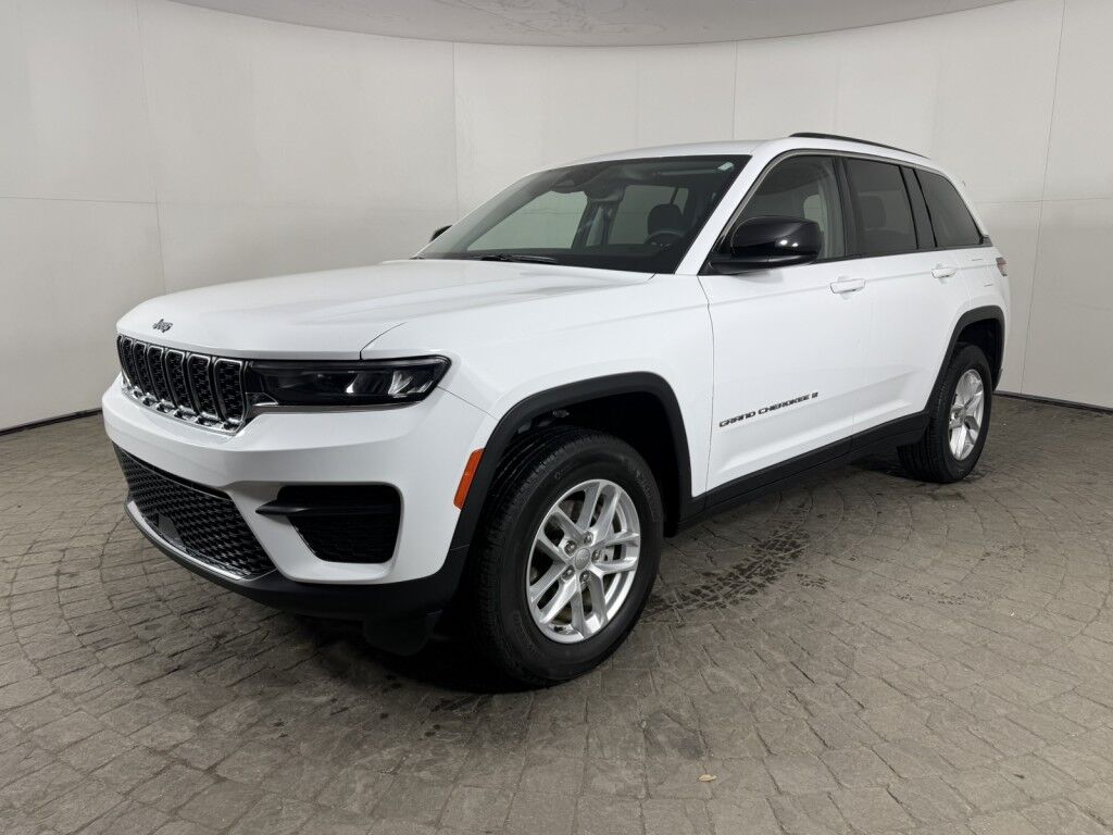2023 Jeep Grand Cherokee Laredo 4x4 Maumee OH