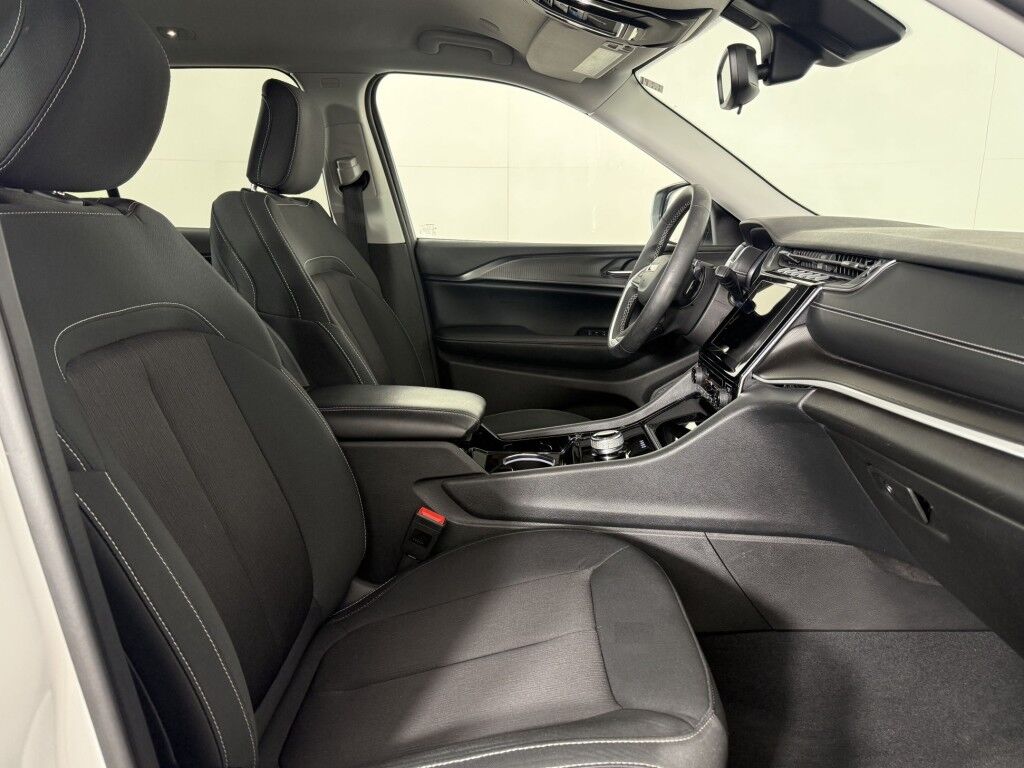 2023 Jeep Grand Cherokee Laredo 4x4 Maumee OH